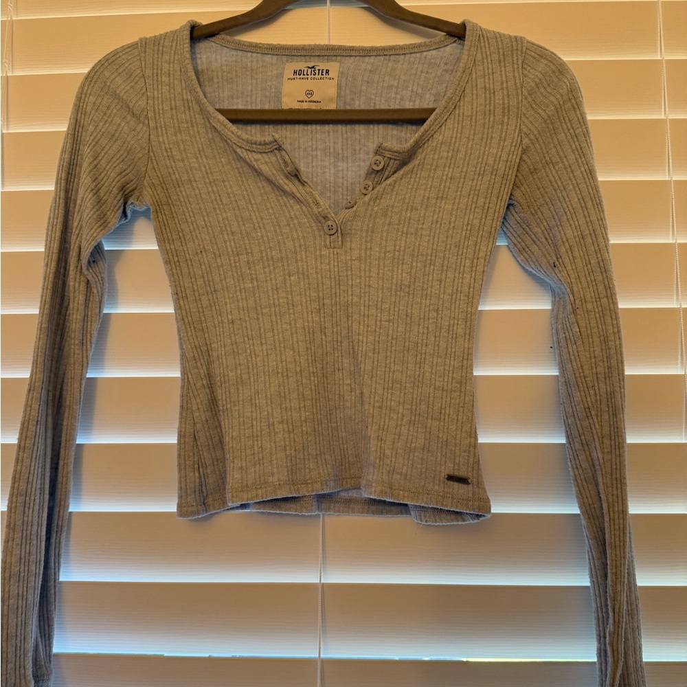 Hollister Gray Long Sleeve Tee